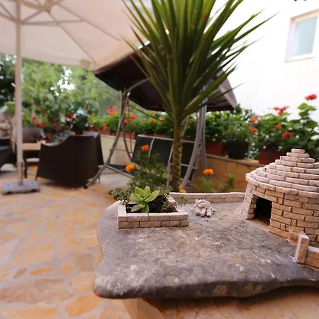 Mediteran, Kleine Mit Balkon Apartment *